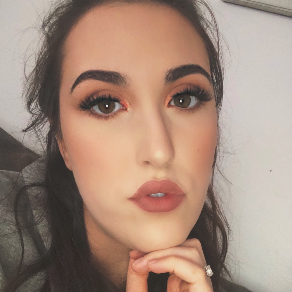 Meet your Posher, Emily